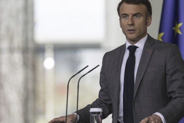 macron se va intalni cu trump si zelenski inainte de redeschiderea catedralei notre dame 675406499dc1a