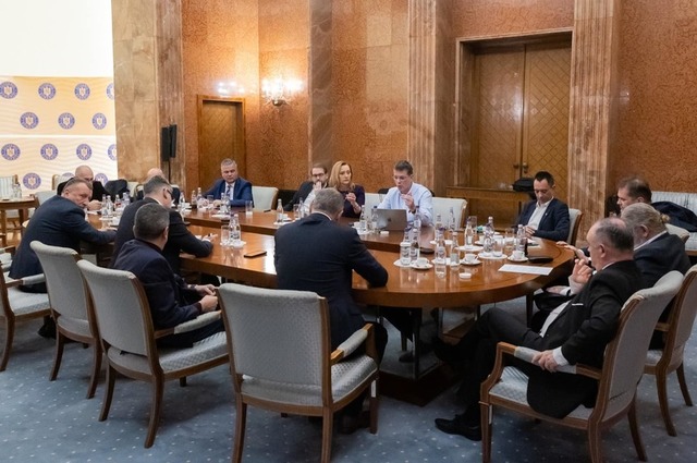 negocieri pentru formarea guvernului noul executiv ar urma sa aiba maximum 16 ministere numarul secretarilor de stat redus substantial surse 6759a514eb6c3