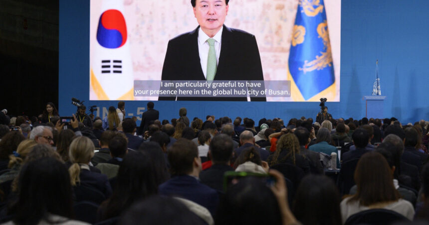 news alert coreea de sud a decretat legea martiala o masura necesara pentru a proteja tara de fortele comuniste nord coreene 674f1ae299d4b