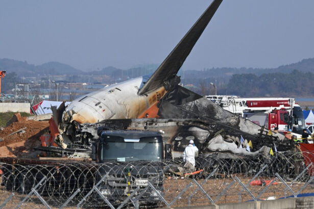 news alert video momentul in care un avion cu 181 de oameni la bord explodeaza dupa o aterizare fortata in coreea de sud 127 de morti 67710a3118a72