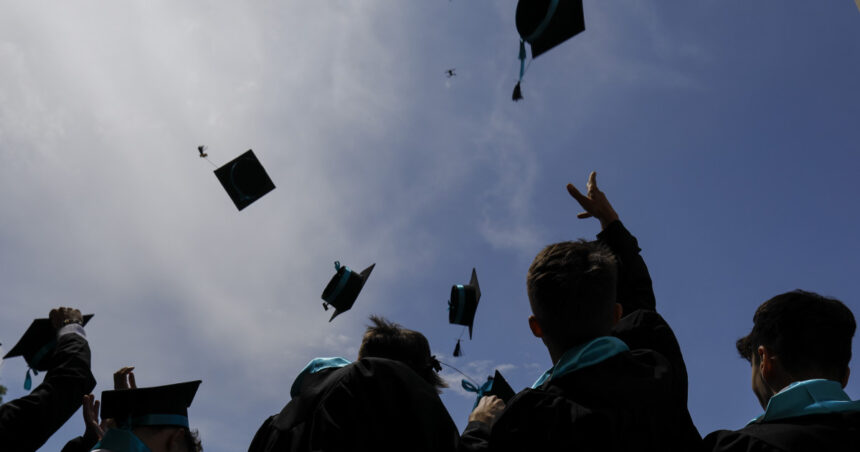 o eroare a unefs a lasat fara bani zeci de studenti premiati la un concurs cu fonduri europene 676129efd4d2d