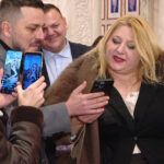 parchetul general s a autosesizat dupa ce diana sosoaca si apropiatii sai au agresat o jurnalista in parlament 6766dce48585c