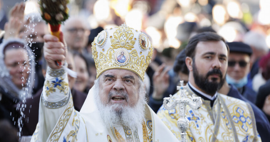 patriarhul daniel iisus hristos fiul cel vesnic s a smerit pe sine ca sa i inalte pe oameni 676bfc5b88355