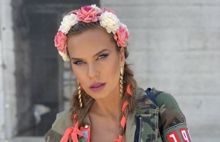 povestea costumelor spectaculoase pe care anna lesko le poarta pe scena eu oricum vin dintr o familie in care coseam si crosetam toti 675ab615304ea