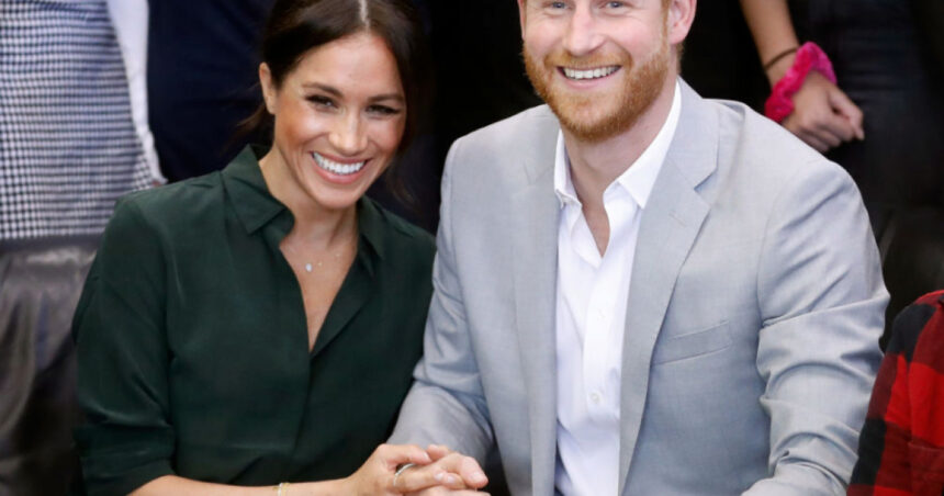printul harry si meghan markle au publicat o imagine rara cu copiii lor pe felicitarea oficiala de craciun 6765a4ed96248