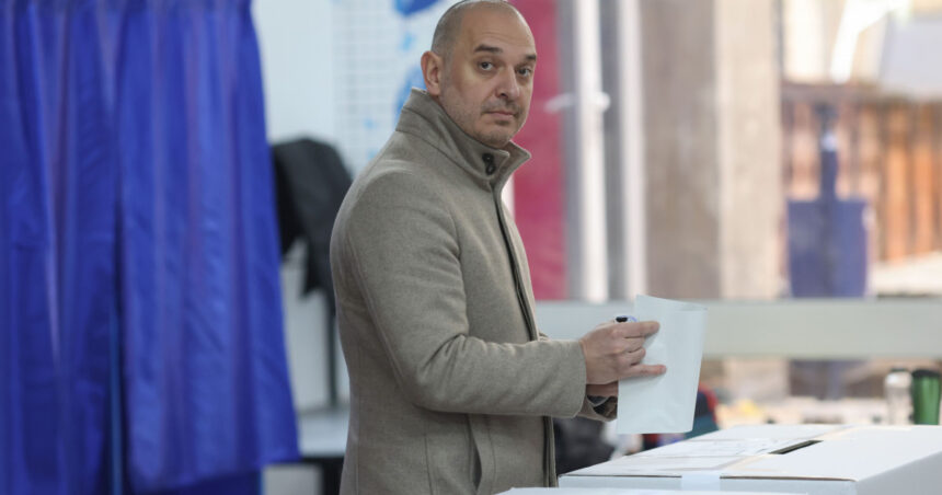 radu mihaiu dupa iesirea psd de la negocieri vrem sa ne inhamam la a salva romania de dezastrul lasat de domnul ciolacu 6764088053812
