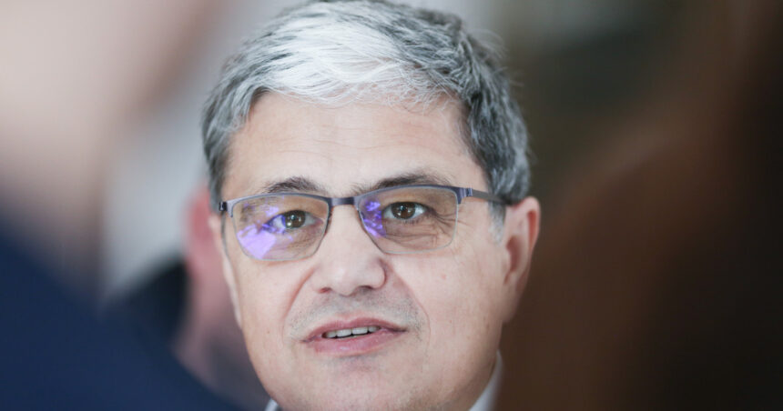 reactia lui bolos dupa ce fitch a revizuit perspectiva ratingului romaniei e un semnal de alarma 6762bafba1464
