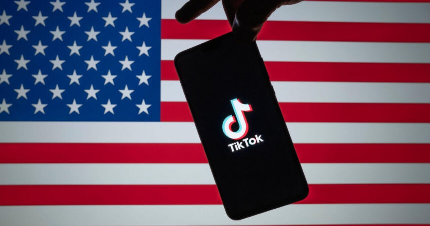 tiktok va fi eliminat din magazinele de aplicatii din sua apple si google trebuie sa ia masuri avertizeaza doi deputati americani 675cba2b75bd7