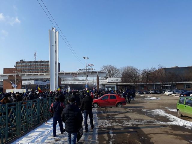 ultima ora arcelormittal hunedoara reduce temporar activitatea cu plata salariilor doar in limita a 75 67532cc6d26e0