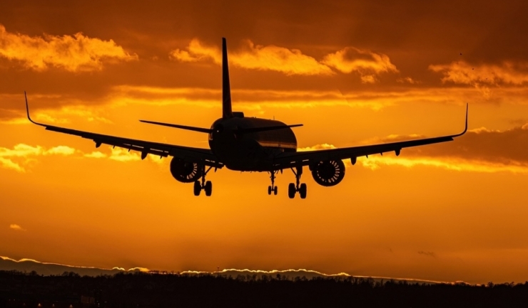un avion cu 181 de persoane la bord s a prabusit la aterizarea pe aeroportul din muan in coreea de sud peste 150 de morti 677113917517a