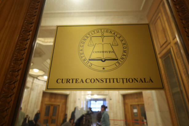 un barbat care a cerut executarea la zid a judecatorilor curtii constitutionale fost pus sub control judiciar 675c6abd87062