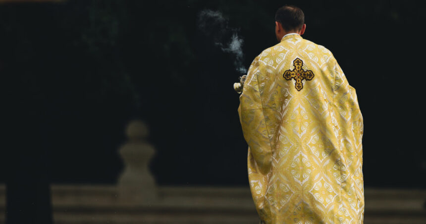 un preot din vatra dornei le spune credinciosilor ca drumul romaniei nu e spre bruxelles sau washington reactia arhiepiscopiei sucevei 6756ad40e7cdc