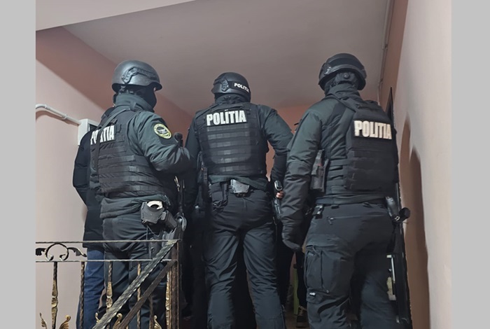 video constanta aprope 30 de perchezitii la persoane banuite de proxenetism si trafic de minori 675af63fb16c4