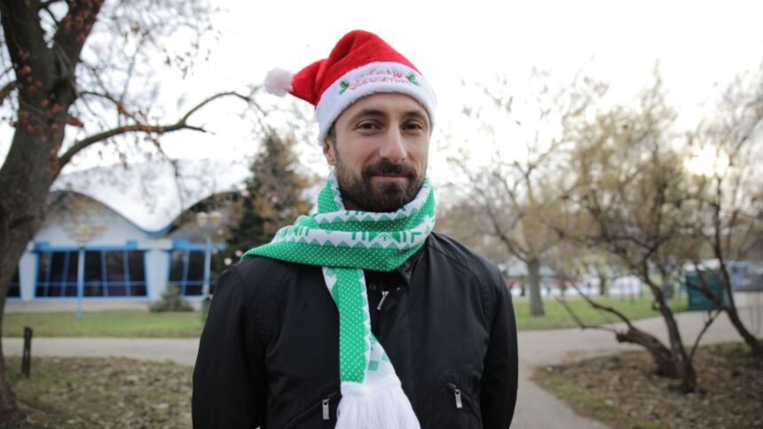 video exclusiv el este fotbalistul roman care s a nascut in ziua de craciun in 1989 drumul pana la maternitate a fost o adevarata aventura 676be3bf3f356