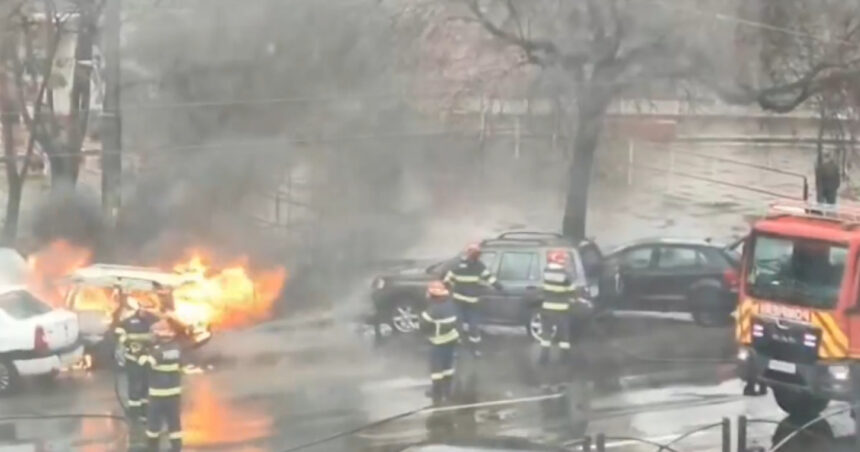 video masina cuprinsa de flacari pe un bulevard circulat din bucuresti incendiul a fost stins intre timp 676ea2b8bc2b2