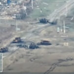 video momentul in care puscasii marini ucraineni resping asaltul unei unitati aeropurtate rusesti de elita 674dd3f5427a6