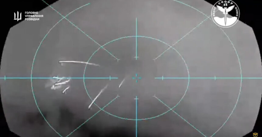 video pentru prima data in istorie ucrainenii au doborat un elicopter rus si au avariat altul cu rachete trase dintr o drona marina 6773c5653ea7a