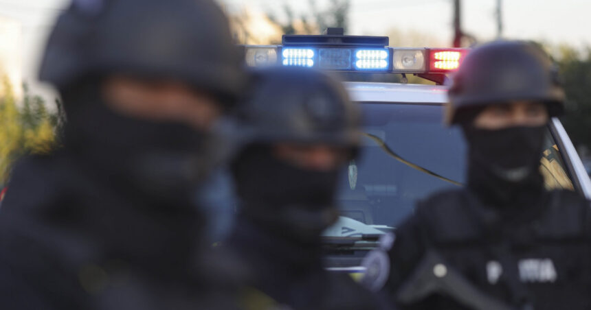 Rețea de trafic de migranți destructurată. Aproape 70 de percheziții în București și 12 județe din țară. 1 video retea de trafic de migranti destructurata aproape 70 de perchezitii in bucuresti si 12 judete din tara 675fdbd2836c9