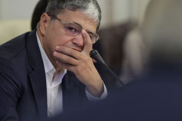 video scandal la discutiile de la palatul victoria pe viitorul buget usr au venit cu cifre coafate ni s au pus in fata cresteri de taxe 67600fffb3da1