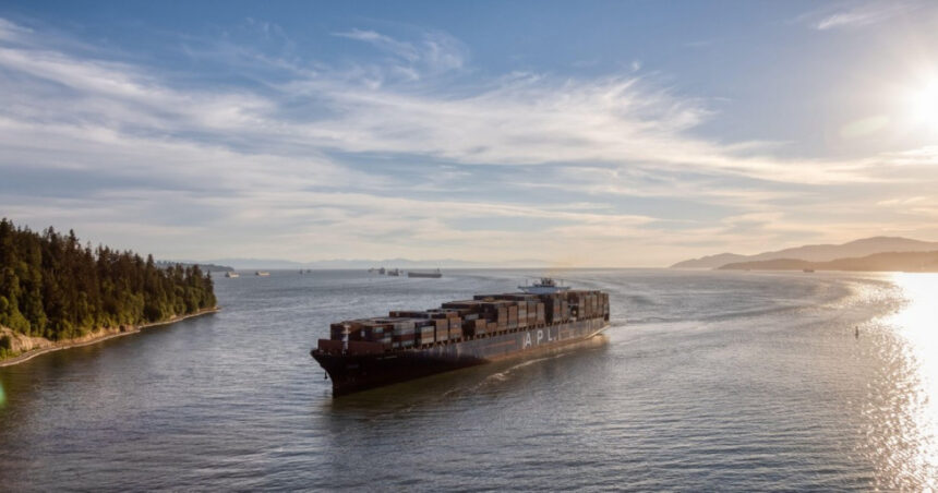 video un cargo rusesc s a scufundat in mediterana dupa o explozie in sala motoarelor doi membri ai echipajului sunt dati disparuti 676a7d9ae8756