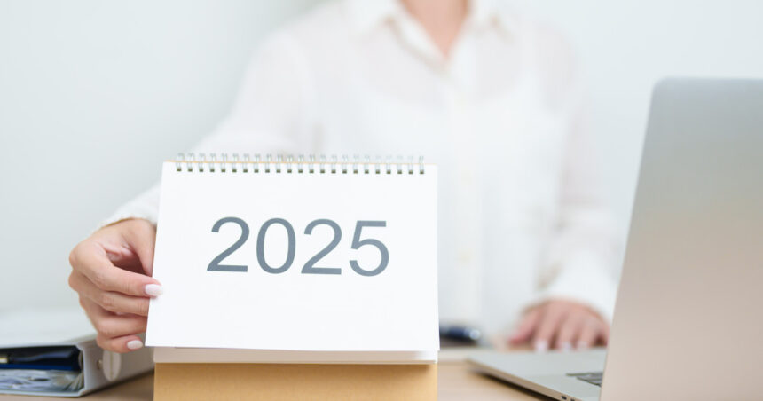 zile libere in ianuarie 2025 pentru angajatii din romania calendarul sarbatorilor legale in prima luna a anului urmator 6767ac3d79b5c