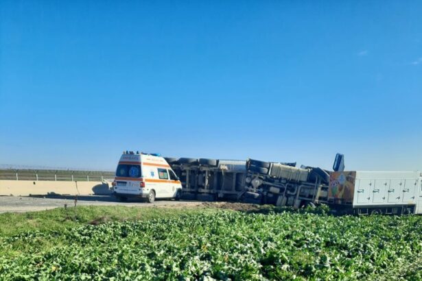 accident grav pe dn2a la iesirea din stupina doua tir uri si doua autotusime s au ciocnit 6798d425ac535
