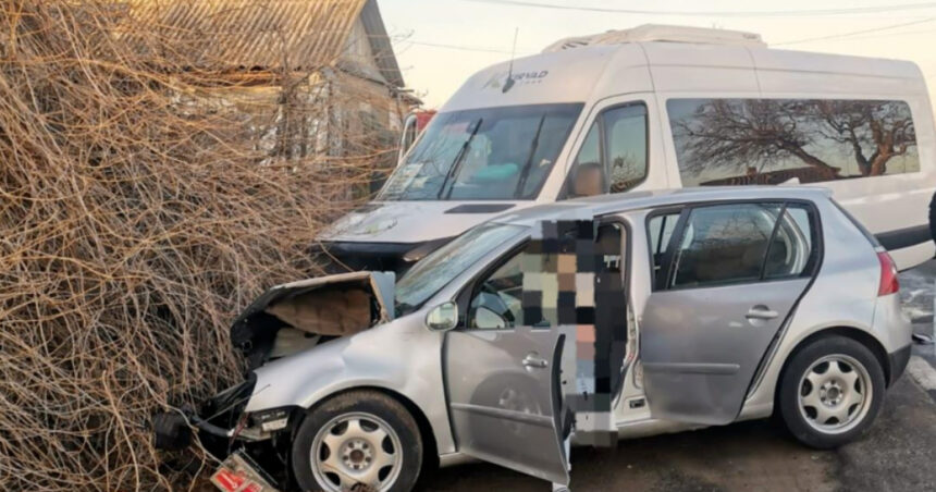 accident rutier in tulcea opt persoane au fost ranite dupa ce o masina a intrat pe contrasens si a lovit un microbuz 678e2e1f40af6