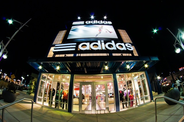 adidas declanseaza concedieri chiar daca are vanzari record 67934b3d38bfd