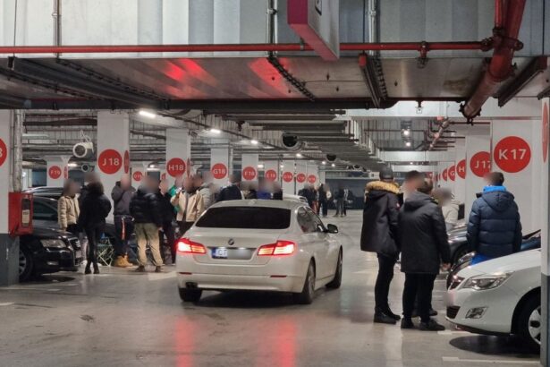 adunarile pasionatilor de drifturi s au mutat in parcare subterana a centrului comercial vivo 678850dd1d040