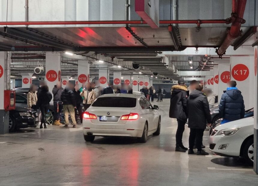 adunarile pasionatilor de drifturi s au mutat in parcare subterana a centrului comercial vivo 678850dd1d040