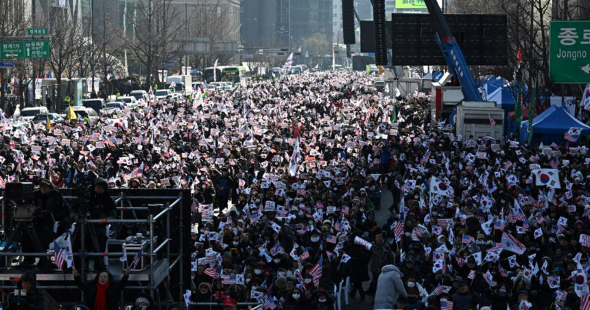 analiza de ce folosesc protestatarii sud coreeni simboluri americane si un slogan pro trump 677cb61398453