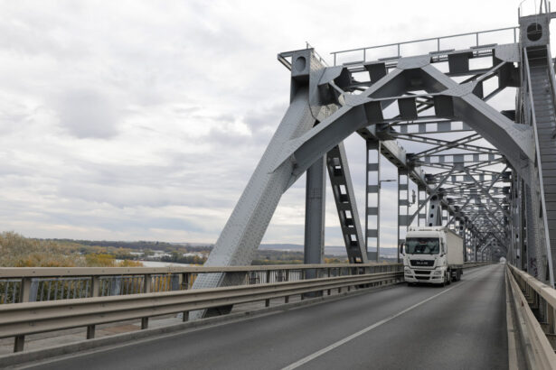 atentionare de calatorie in bulgaria transporturile agabaritice nu vor putea trece podul giurgiu ruse 678b7d69e0d8e