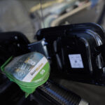 benzina si calatoria cu metroul se scumpesc de la 1 ianuarie guvernul ciolacu reintroduce taxa pe stalp 6775259363e8e