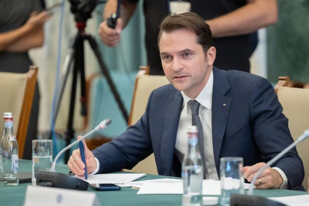 burduja energie sustine ca europa ar trebui sa si schimbe planul de la green deal la smart deal degeaba incercam sa protejam mediul inconjurator daca ne ducem i 67920c1e47929