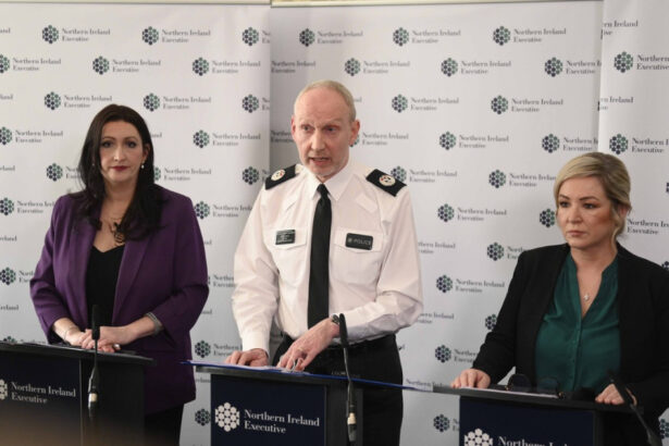 cel mai inalt nivel de alerta decretat in irlanda si irlanda de nord inainte de furtuna eowyn scolile au fost inchise 6792891120e2f