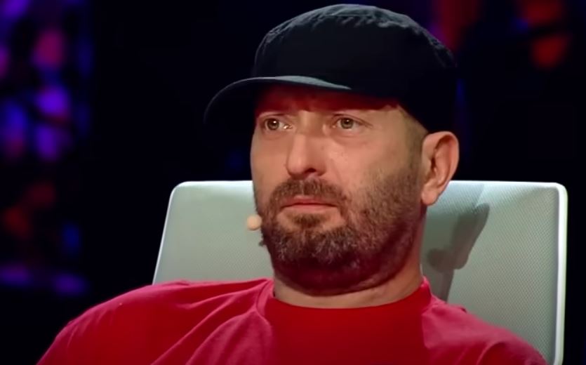 cum arata cheloo cu parul lung imagini rare cu juratul de la iumor 678280d6da36f