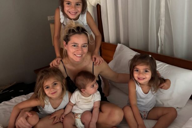 cum arata laura cosoi in costum de baie dupa ce a devenit mama a patra oara actrita e in thailanda cu intreaga familie 6783a7fa546fc