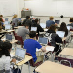 donald trump urmeaza sa opreasca finantarea scolilor care predau teoria critica a rasei 679a8a2fa7cb5