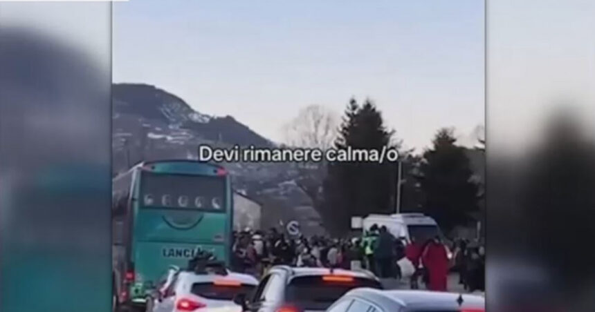 efect uluitor al tiktok asupra unei statiuni din italia peste 10 000 de oameni au invadat un orasel de 1 400 de locuitori 6799c1b258987