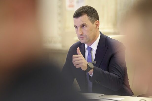 exclusiv barna tanczos noul ministru de finante facem bugetul fara majorari de impozite taxe dar anaf va veni cu venituri suplimentare mai ambitioase vom taia iar cheltuieli dupa buget pregatim 6785af4ca5bcf