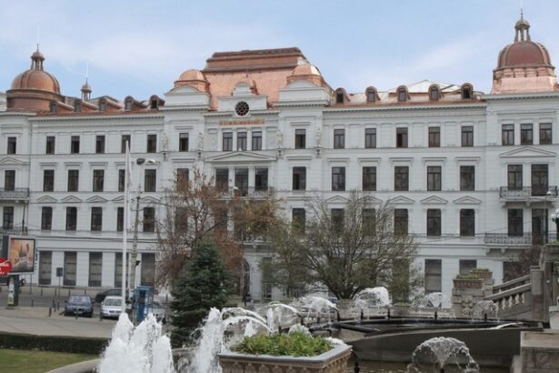 exclusiv cand va fi redeschis grand hotel du boulevard una dintre cele mai vechi cladiri din bucuresti acum cu un mare lant hotelier asigurat de omniasig pentru mai mult de 60 milioane euro 679819d9e388f