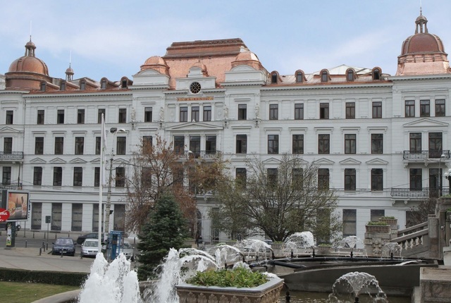 exclusiv cand va fi redeschis grand hotel du boulevard una dintre cele mai vechi cladiri din bucuresti acum cu un mare lant hotelier asigurat de omniasig pentru mai mult de 60 milioane euro 679819d9e388f
