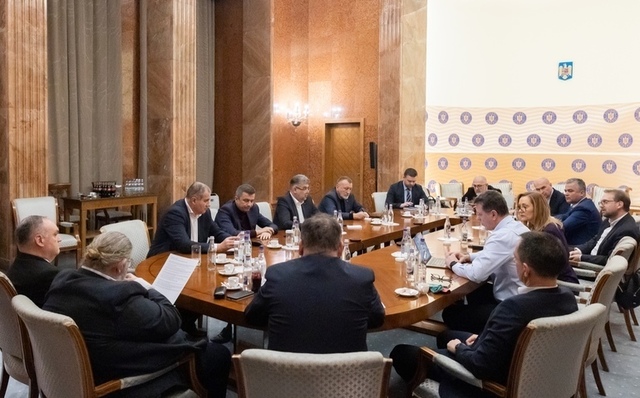 exclusiv ultima ora decizii ale coalitiei pe buget cheltuielile cu personalul vor fi reduse cu 5 exceptie unele domenii taieri la presedintie senat si camera cluburile sportive se predau primarii 67981d36e9a0f