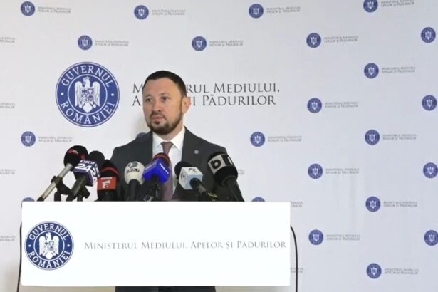 fechet mediu s a dus peste directorul romsilva dupa ce a aflat ca are salariu 44 000 lei este disproportionat de mare video 679a38a61e289