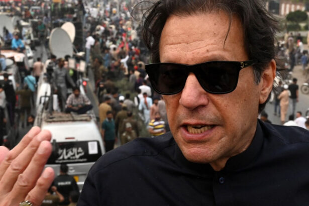 fostul premier al pakistanului a fost condamnat la inca 14 ani de inchisoare intr un nou dosar ce acuzatii i se aduc lui imran khan 678a45333ca5a