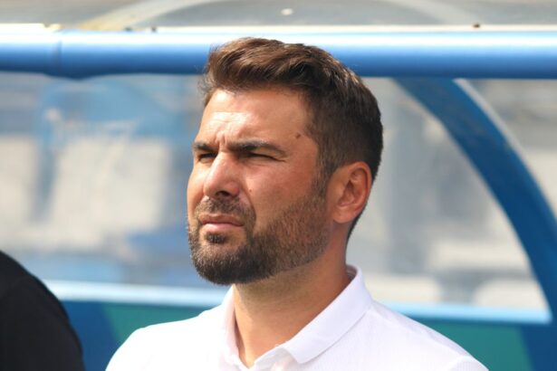 foto adrian mutu primeste noi intariri un atacant turc a semnat cu petrolul ploiesti 677c456e03231