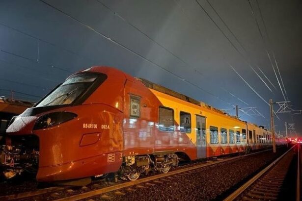 foto cfr isi cumpara trenuri noi pe ce rute vor circula 6787ec4b119bc