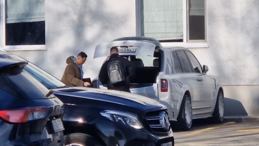 foto marea impacare cum a fost intampinat mirel radoi la universitatea craiova primele imagini dupa revenirea in banie 6798c0d58ca83