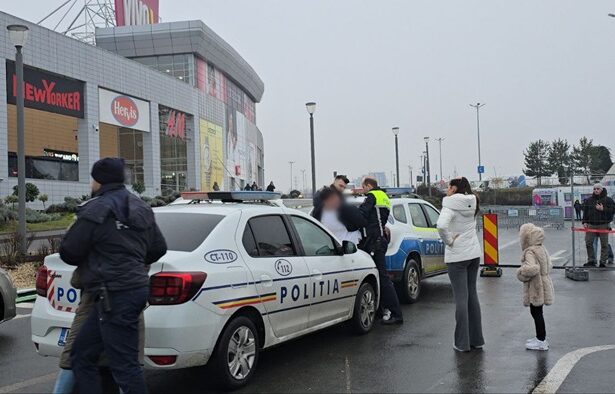 foto scandal monstru la vivo mall au intervenit mai multe echipaje de politie iata ce s a intamplat 6783d841cd185