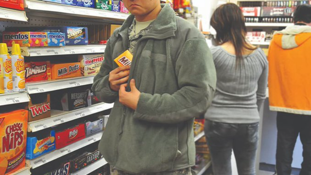 furturile violente explodeaza in magazinele britanice la un nivel record 679cac846f522